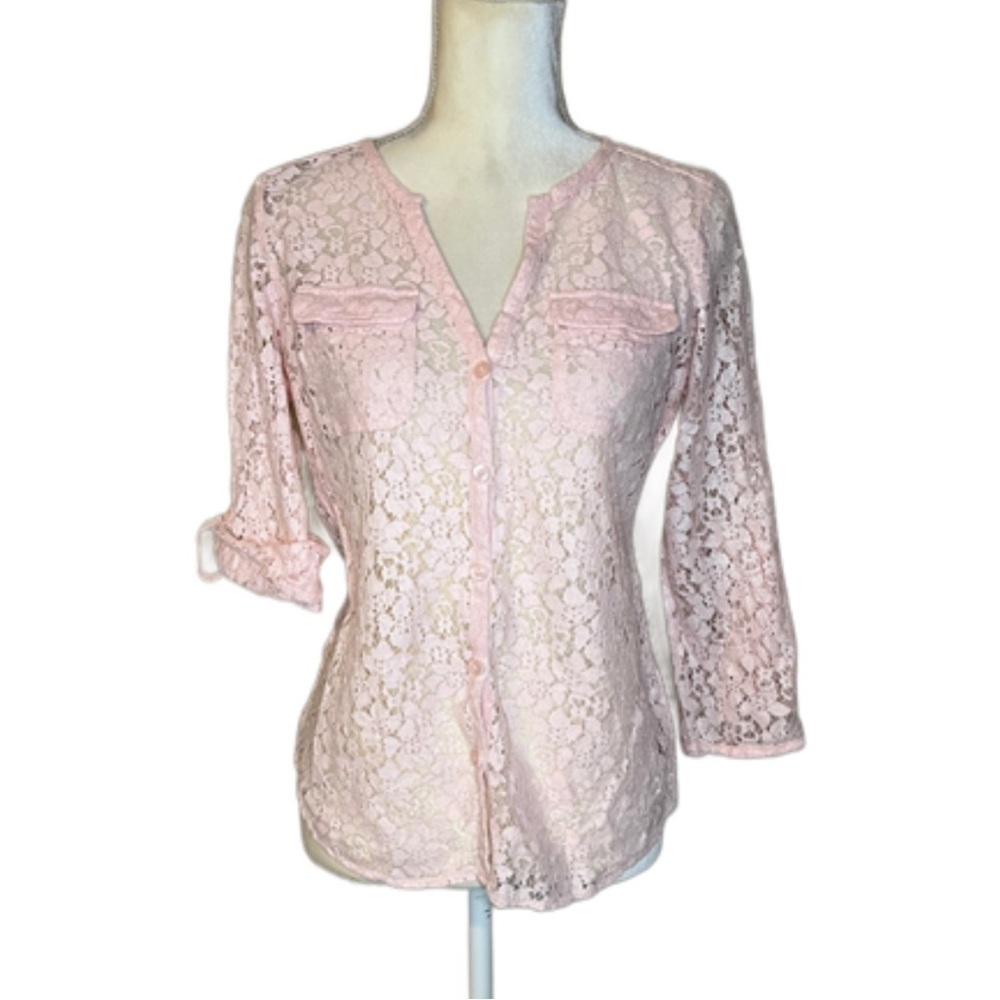 ⭐️ 3 For $15 New York & Company Pink Lace Button-Up  Top